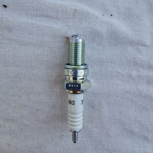 Paire Bougies 12 NGK D8EA F650