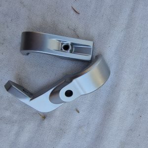Jeu serrage protège main de droite BMW R1200GS R1200GSADV.