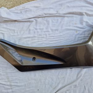 Couvercle latéral D. *YR3 HONDA PCX 150