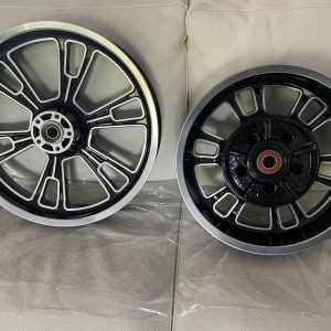 Roues neuves avant et arrière en fer forgé BMW R18