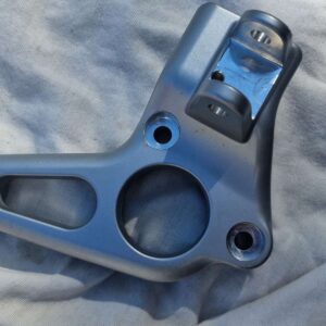 PLAQUE P REPOSE−PIED GAUCHE BMW R1150R - R1150RS - R850R