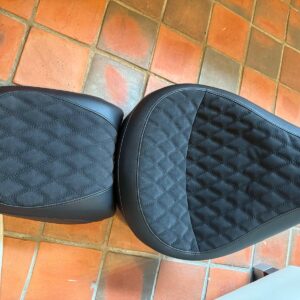 Selles mustang revetement neuf dessus alcantara pointes de diamants R18 FE - Pure - Classic